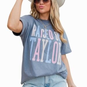 Pink Lily Raised On Taylor Grey Graphic Tee Small Swifty Short Sleeves Crew Neck